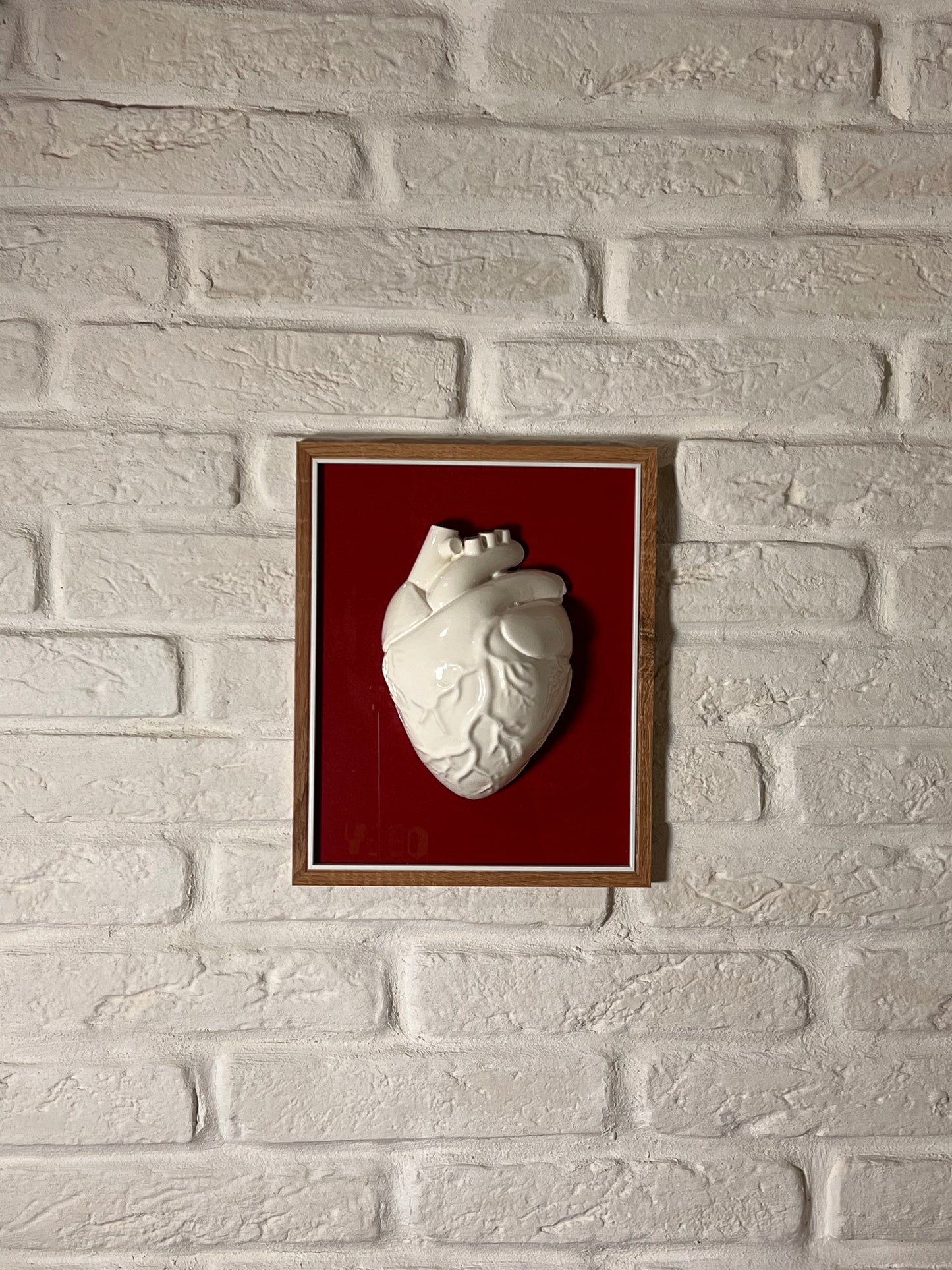 Cuore Bianco su bordeaux