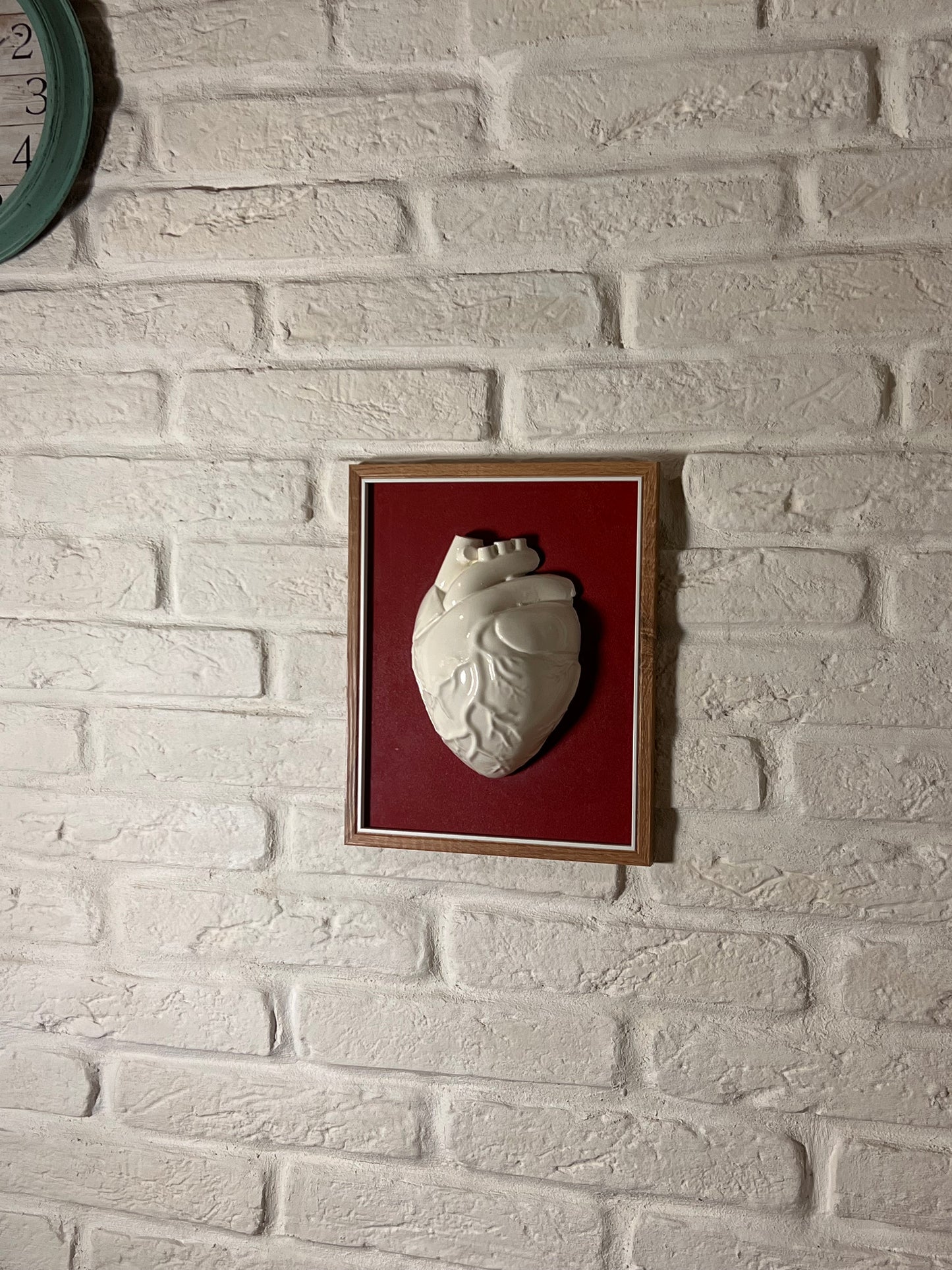 Cuore Bianco su bordeaux