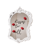 Kiss to all white