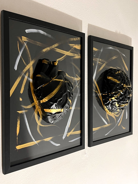 Dualità in Nero e Oro: Cuore e Mente